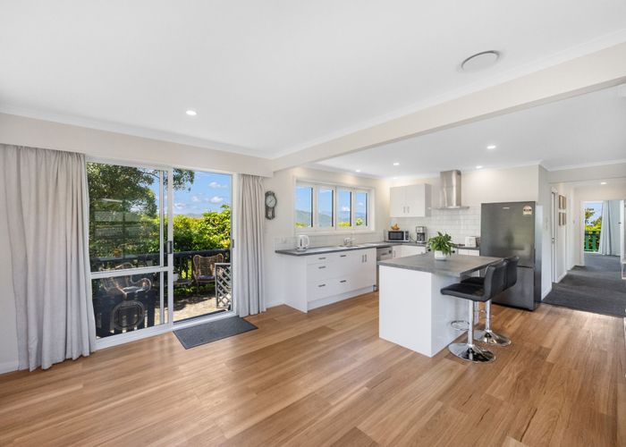  at 4 Pekanga Road, Normandale, Lower Hutt, Wellington