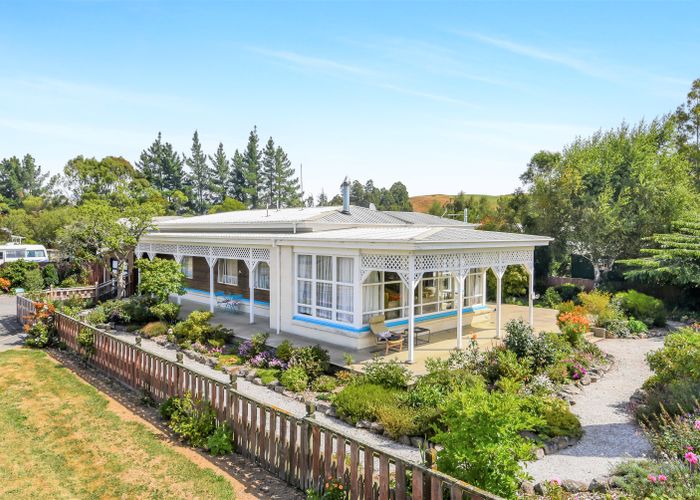  at 6 Martin Close, Karitane