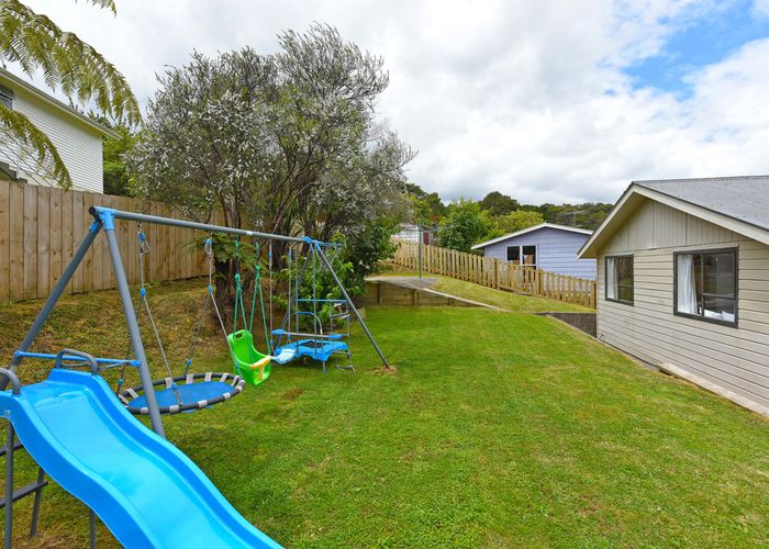  at 7 Snowberry Grove, Timberlea, Upper Hutt