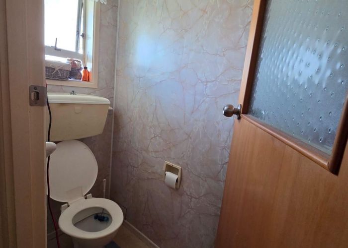  at 44 CLIFF VIEW DRIVE, Green Bay, Waitakere City, Auckland