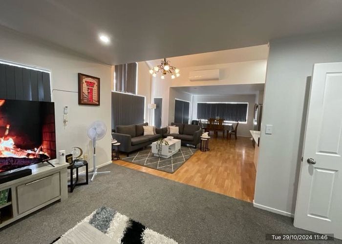  at 1/59 Ribbonwood Crescent, Goodwood Heights, Auckland