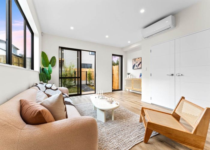  at 16E  Sheridan Drive, New Lynn, Waitakere City, Auckland
