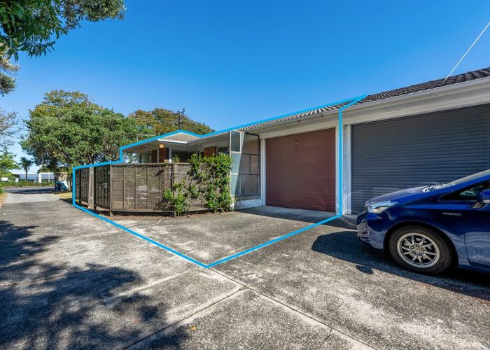  at 1/153 Shakespeare Road, Milford, Auckland