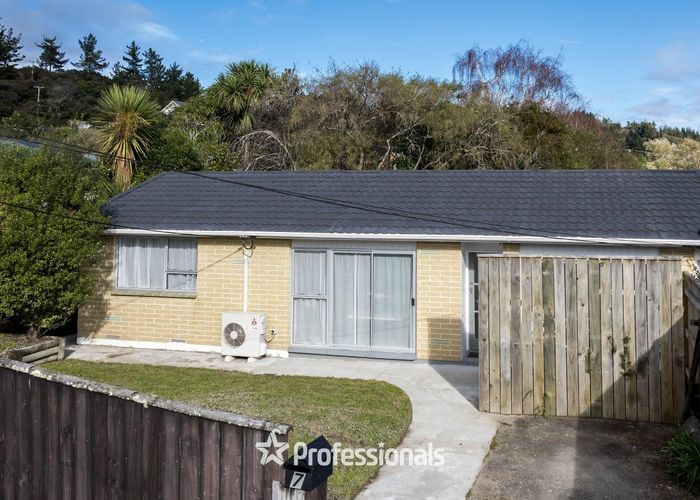  at 7 Garth Lane, Maoribank, Upper Hutt, Wellington