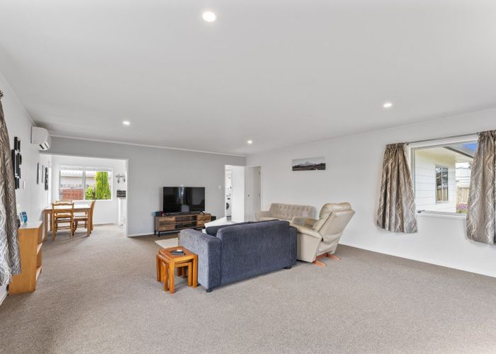  at 2/35 Otupai Street, Two Mile Bay, Taupō