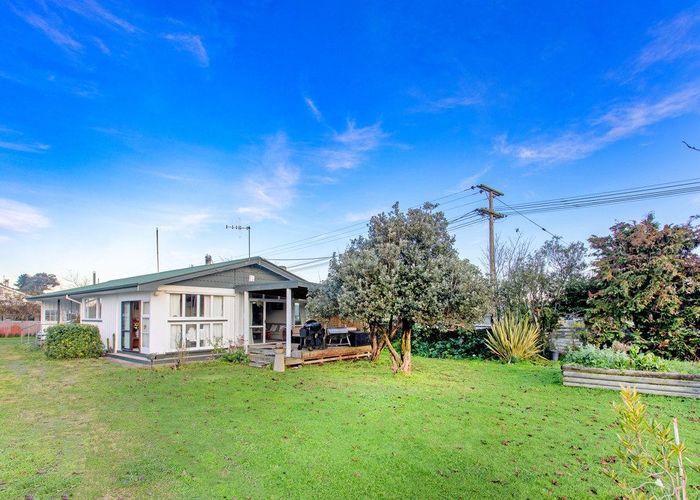  at 11 BELL ST, OTANE