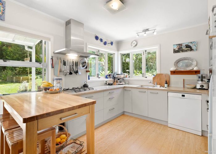  at 792 South Titirangi Road, Titirangi, Auckland