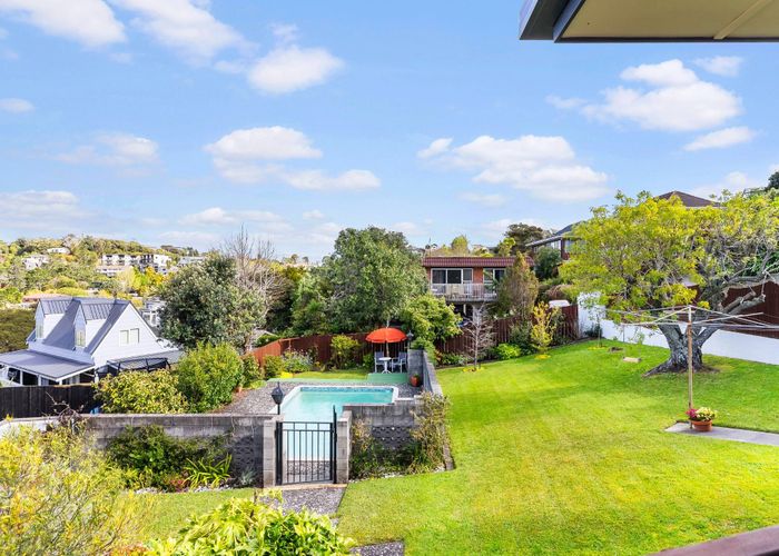  at 8 Helvetia Drive, Browns Bay, North Shore City, Auckland