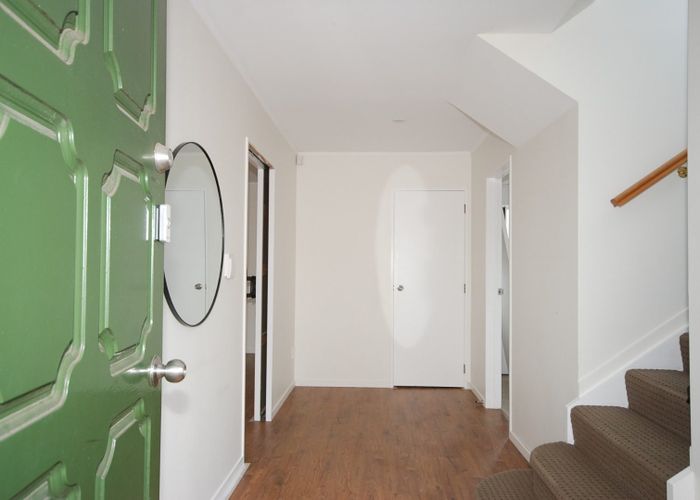  at 2/33 Robert Street, Ellerslie, Auckland City, Auckland