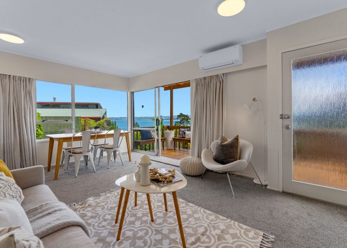  at 2/43 Telstar Place, Beach Haven, Auckland