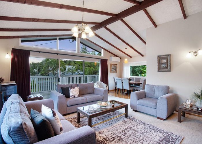  at 211 Woodlands Park Road, Titirangi, Waitakere City, Auckland