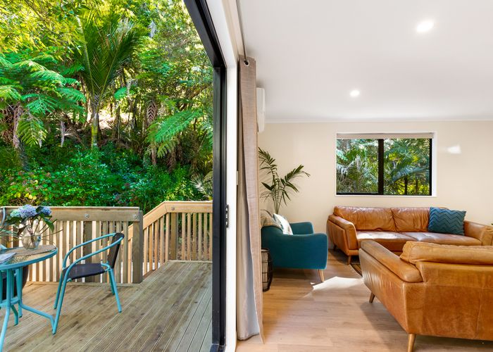  at 193 Laingholm Drive, Laingholm, Auckland