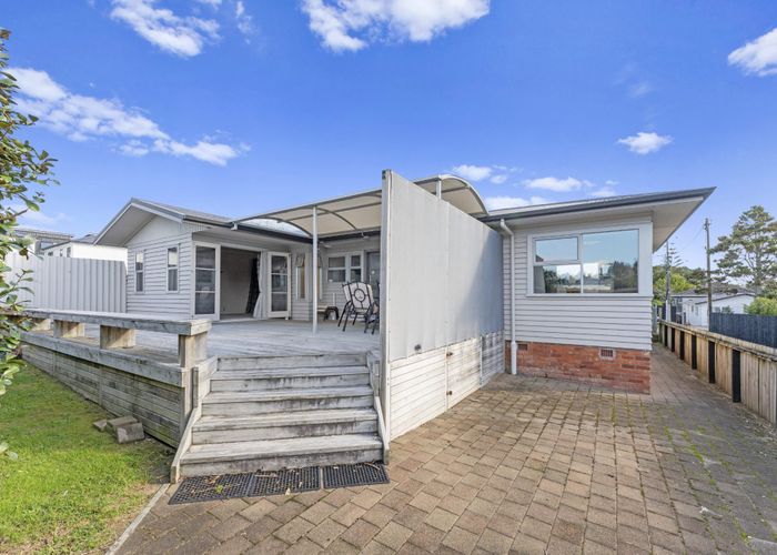  at 25 Kingdale Road, Henderson, Auckland