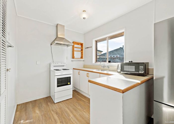  at 1/236 Te Atatu Road, Te Atatu South, Auckland
