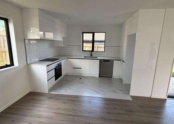  at 5/6 Pah Rd, Papatoetoe, Manukau City, Auckland