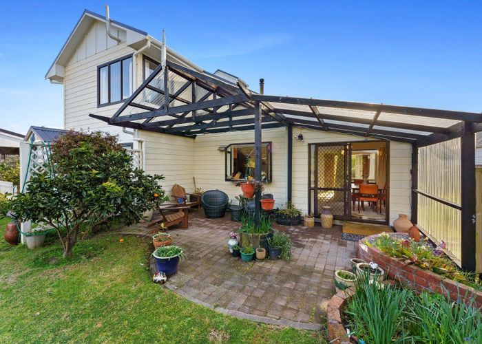  at 36 Simcox Street, Otaki Beach, Otaki