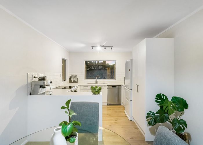  at 4 Jacinta Grove, Swanson, Auckland
