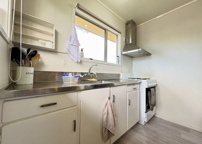  at 1/6 Tecoma Street, Ellerslie, Auckland City, Auckland