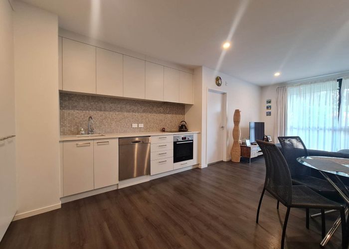  at 4/2 Tahuhu Road, Mount Wellington, Auckland City, Auckland