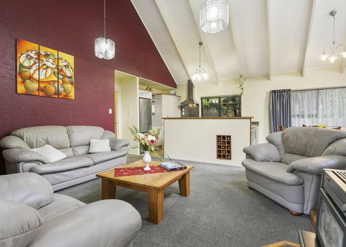  at 44 Wirihana Road, Titirangi, Auckland