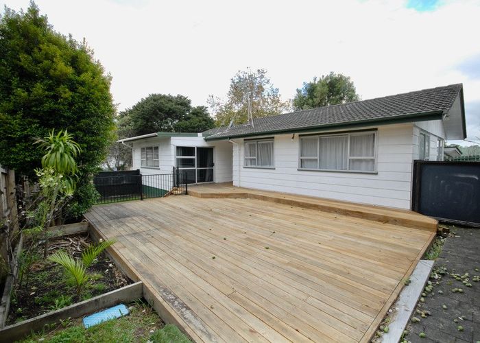  at 48 Salamanca Road, Sunnynook, Auckland