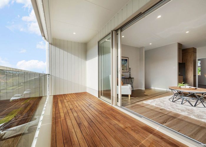  at 1B Taupiko Place, Green Bay, Waitakere City, Auckland