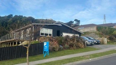  at 208 Navigation Drive, Whitby, Porirua