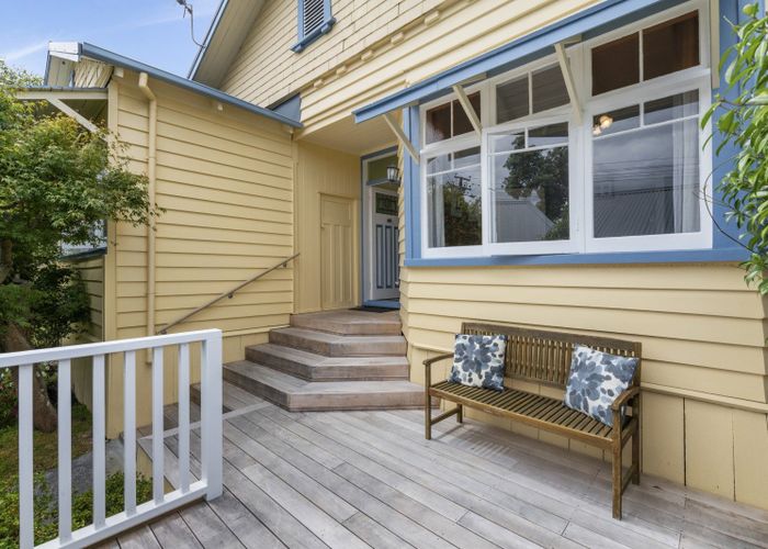  at 1/6 Valley Road, Northcote, Auckland