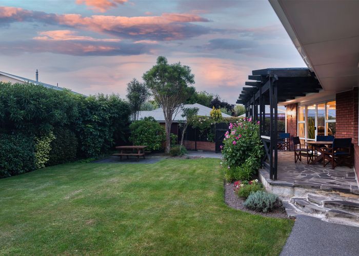  at 10 Hillsborough Road, Hillsborough, Auckland