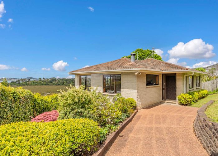  at 2/69 College Road, Northcote, Auckland