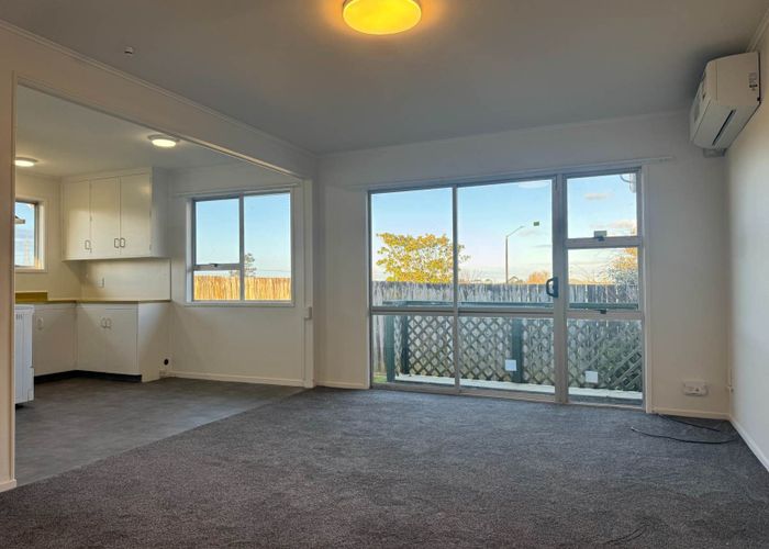  at 2/370 Triangle Road, Henderson, Waitakere City, Auckland