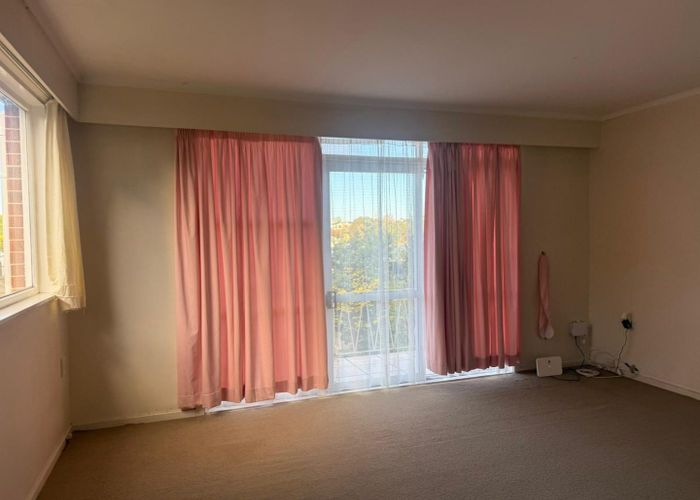  at 8/34 Kitchener Road, Milford, North Shore City, Auckland