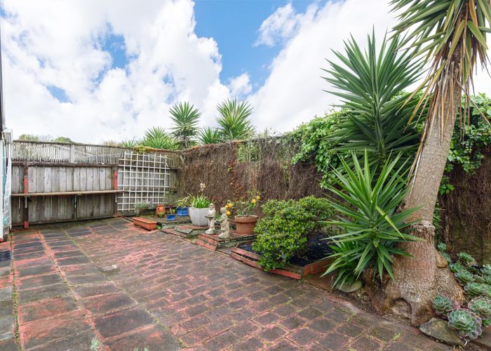  at 2/3 Cullen Avenue, Mount Roskill, Auckland