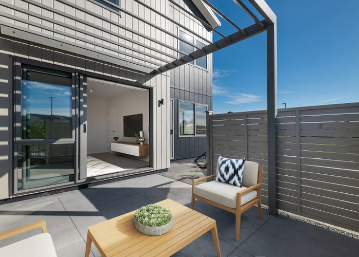  at 2 Pohorama Lane, Conifer Grove, Papakura, Auckland