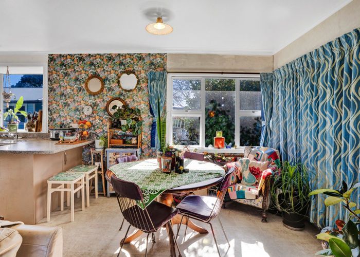  at 2 Handley Place, Glen Avon, New Plymouth, Taranaki
