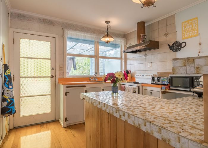  at 18 Geneva Place, Blockhouse Bay, Auckland