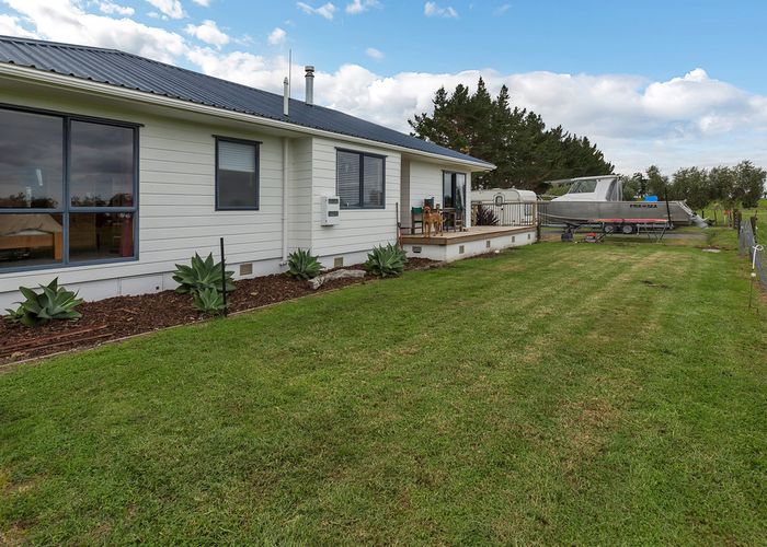 Free property data for 54 Sandford Road, Ruakaka homes.co.nz