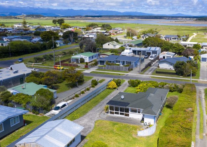  at 43 Edinburgh Terrace, Foxton Beach, Foxton