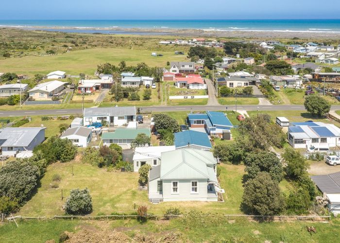  at 36 Wainui Street, Koitiata