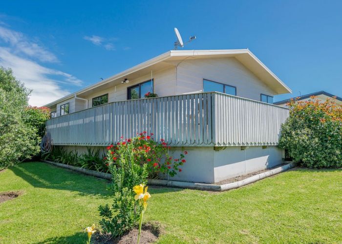  at 5 Simcox Street, Otaki Beach, Otaki