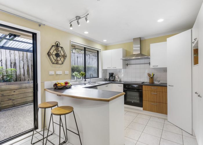  at 4 Pharlap Drive, Fairview Heights, Auckland
