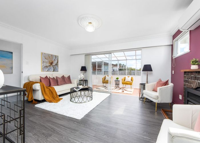  at 12 Ashbourne Place, Glendene, Waitakere City, Auckland