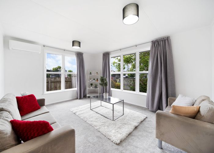  at 33 Convair Crescent, Mangere, Auckland