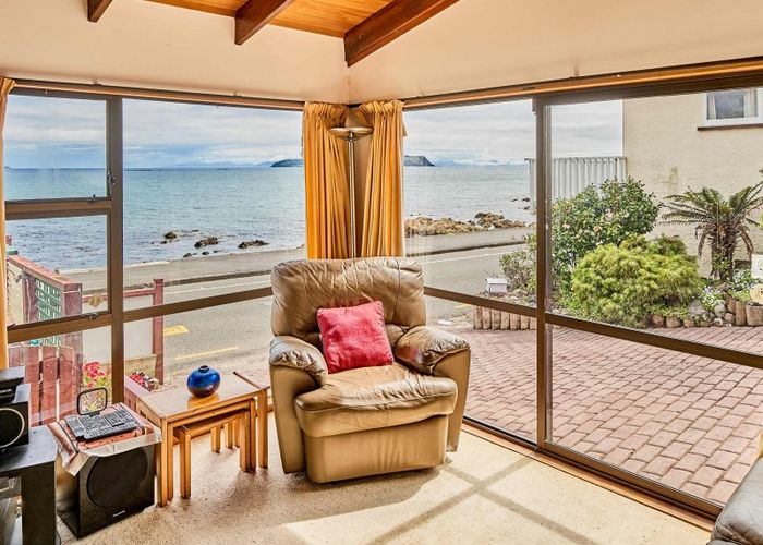  at 16 Moana Road, Plimmerton, Porirua