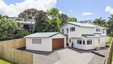  at 99 Monarch Avenue, Hillcrest, Auckland