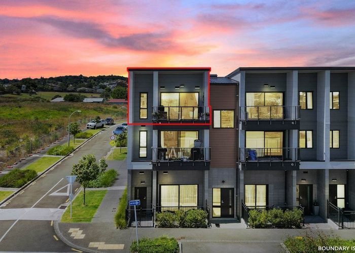  at 8/1 Coral Tree Avenue, Manukau, Manukau City, Auckland