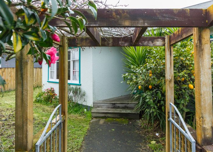  at 8 St Albans Avenue, Hokowhitu, Palmerston North