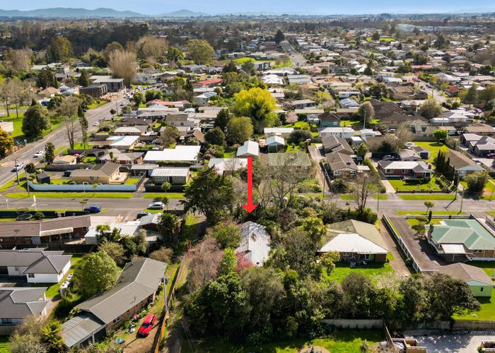  at 8 Ngaere Avenue, Chartwell, Hamilton