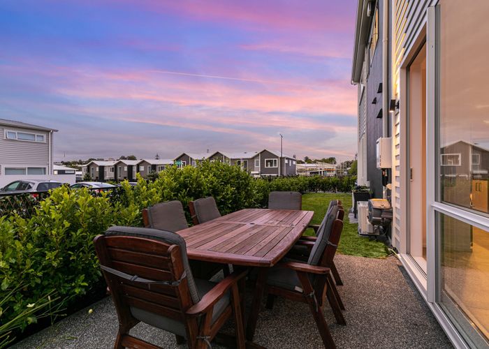  at 71 Karepiro Drive, Stanmore Bay, Whangaparaoa