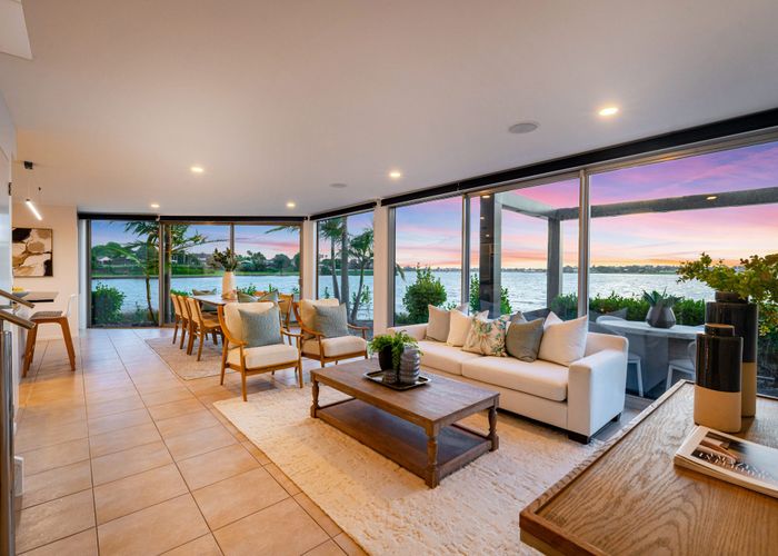  at 6B Arkley Avenue, Farm Cove, Manukau City, Auckland